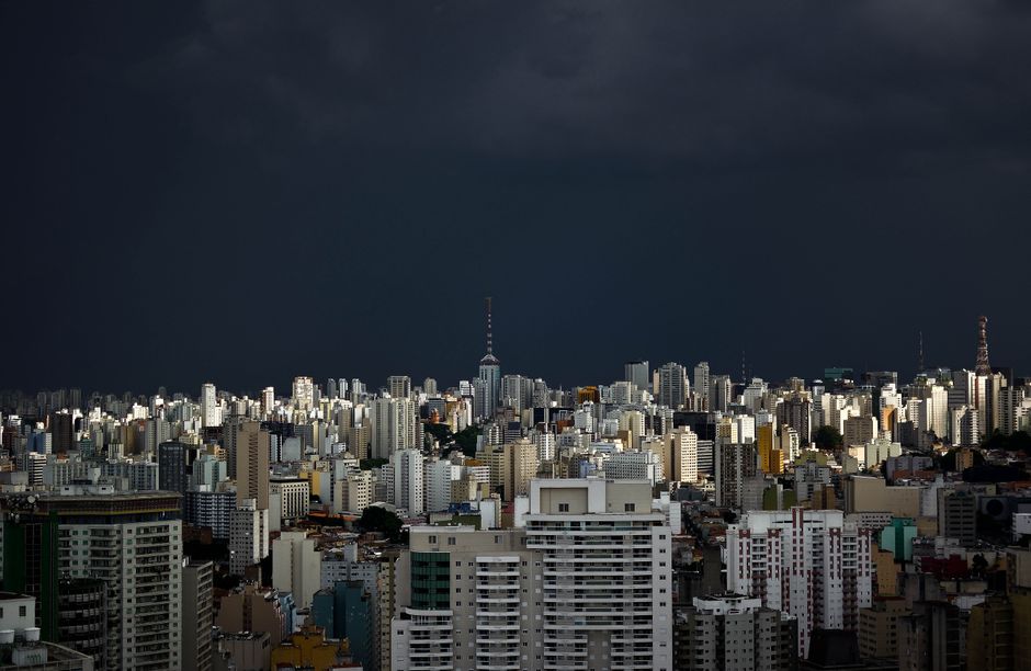 Vær: En Komplett Guide til Hvordan Værforholdene Påvirker Livet i São Paulo